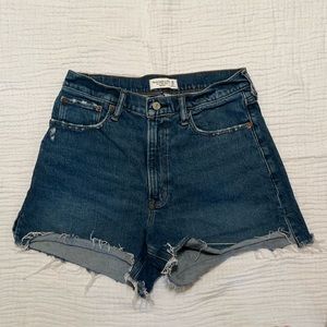 A&F 4” Mom Shorts